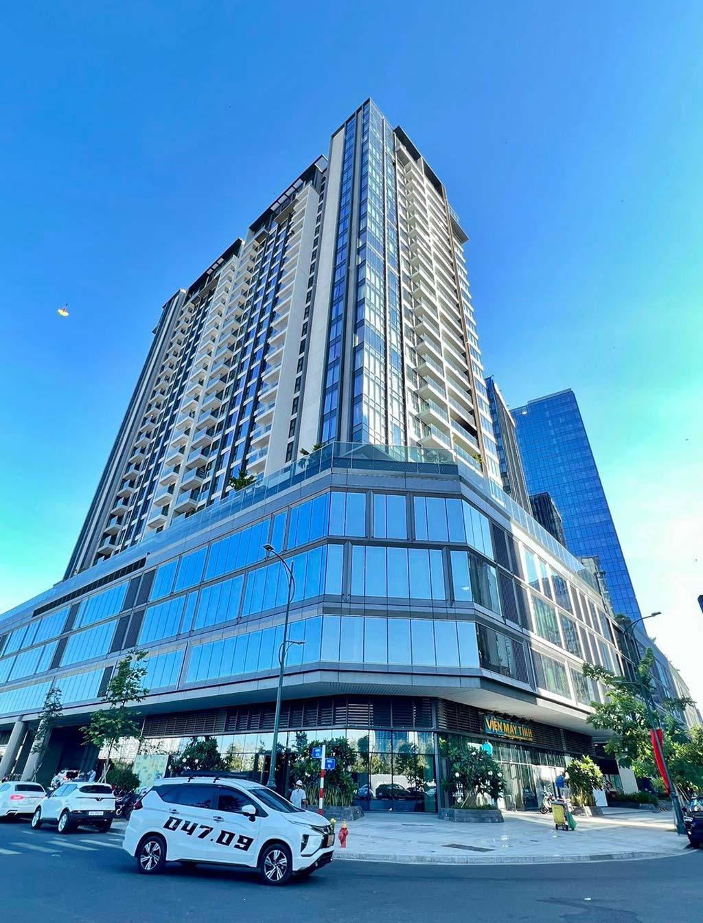 The Crest Residence - The Metropole Thu Thiem